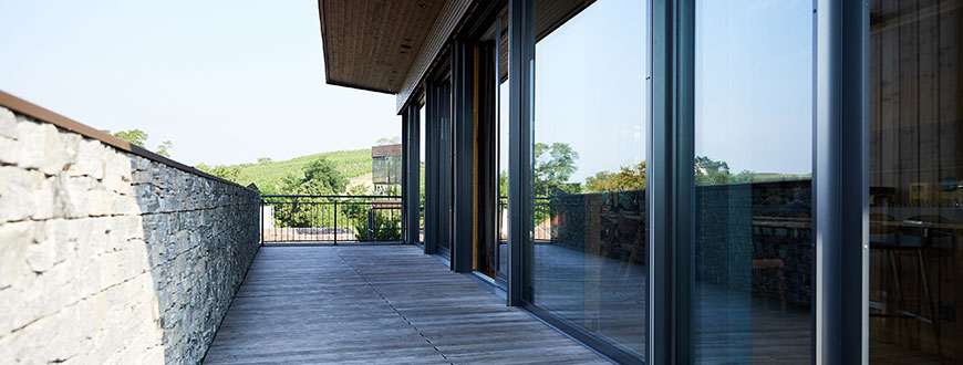 Hebeschiebetür Front mit Holz-Alu Fenster